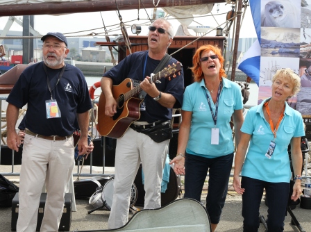 Vent de Noroise chante à Escale à Calais - P BOIDIN