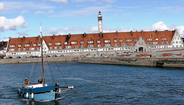 Etoile de Mer quitte Calais