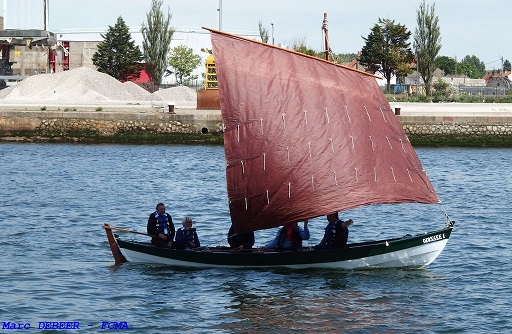 L'une des yoles d'HMFRA - photo M DEBEER